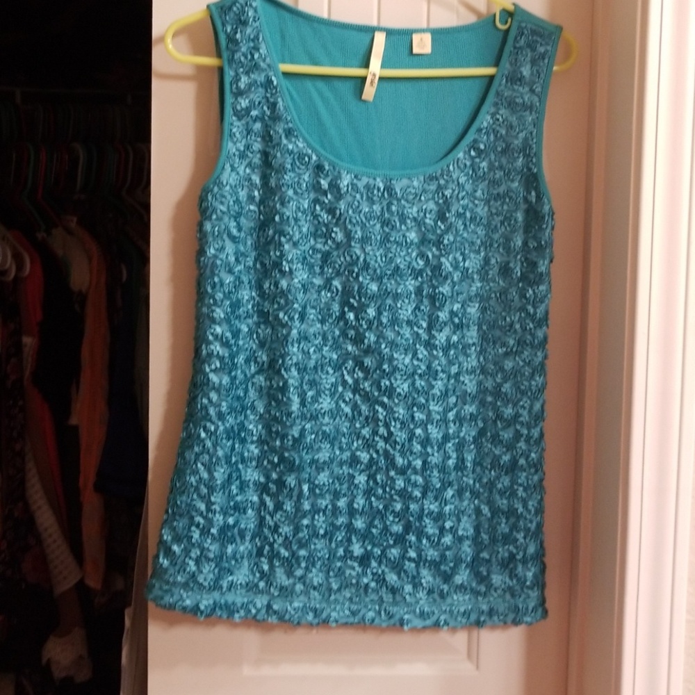 Adorable 3d flower silky top